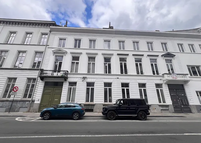 Karel - Gitoo Apartment